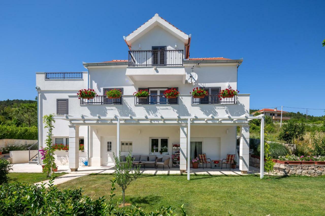 Apartman Nada Sinj Exterior foto